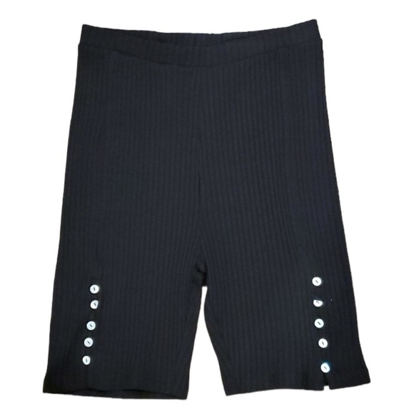 Zara Knit Ribbed Biker Shorts With Button Up Leg Detail For A More Updated Look - Picture 1 of 6
